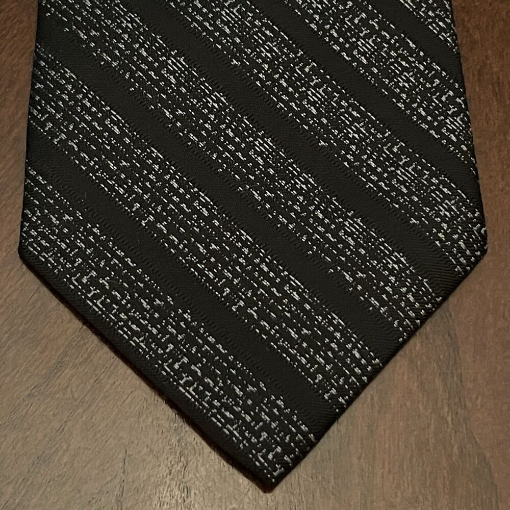 No Boundaries Black Hand Made 100% Polyester Men’s Neck Tie Made In China ￼